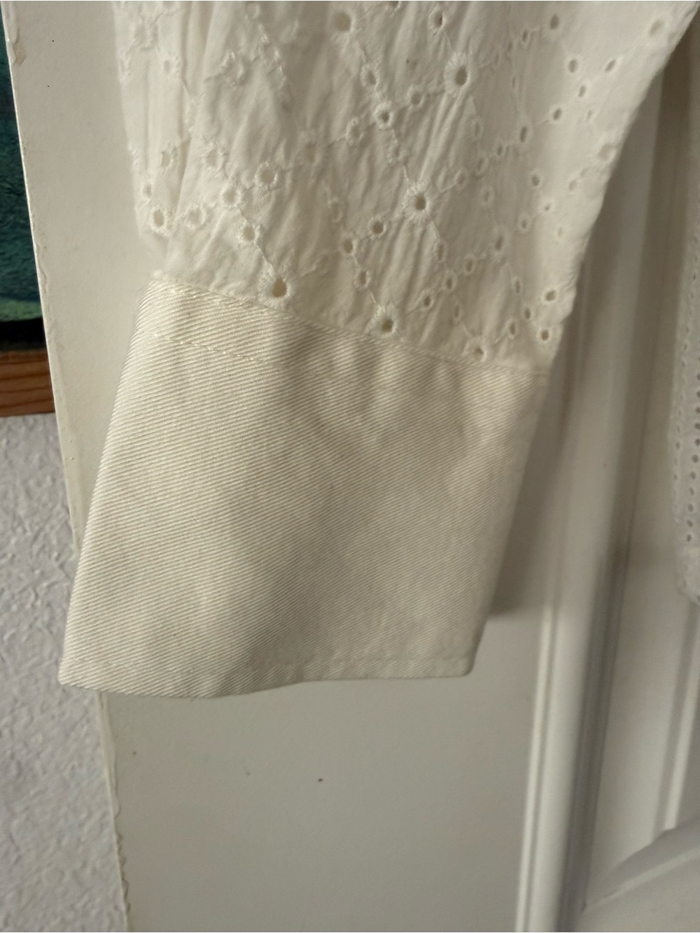CLOSED /// White Eyelet Button-Down Women's Shirt Size - Picture 9 of 13